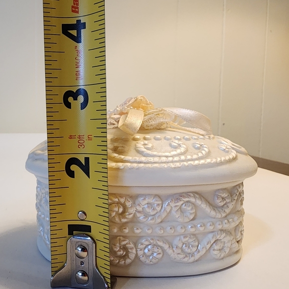 Porcelain Decorated Trinket Jewelry Box  3" Tall  4" Wide. - Picture 5 of 12
